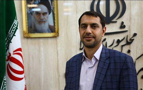 نباید بازار سوداگری ارز رونق یابد