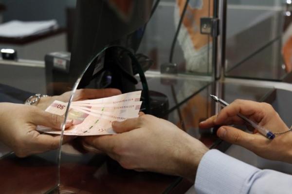 راه‌حل همتی برای کمک به دولت و غلبه بر مشکلات اقتصادی 