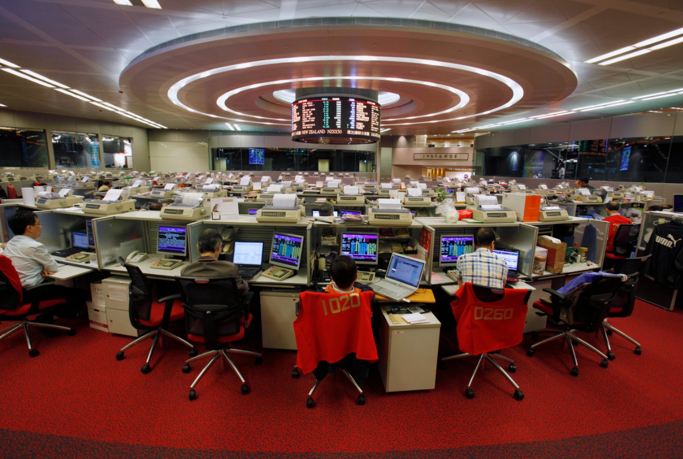 طوفان بورس هنگ کنگ را تعطیل کرد