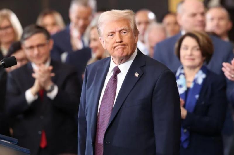 اروپا برای جنگ تعرفه‌ای با ترامپ آماده می شود