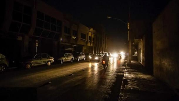  گلایه مردم از افزایش ساعات و دفعات قطع برق 