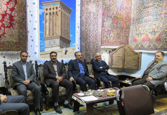 بازدید بانک ایران زمین از شرکت فرش هروی