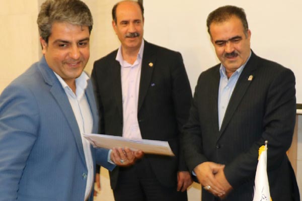 جوایز طرح علمی بانک ایران زمین اهدا شد