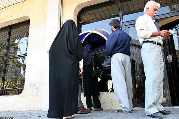 خودپردازهایی که جای شعب را می‌گیرند
