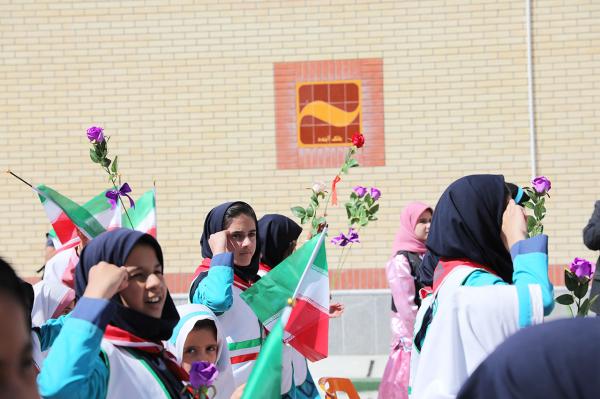 ساخت مجهزترین مدرسه زاهدان باکمک بانک آینده