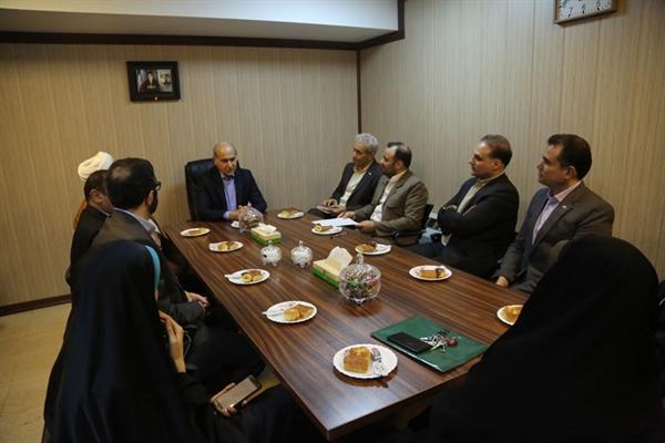  همه کارکنان بانک کشاورزی بسیجی هستند