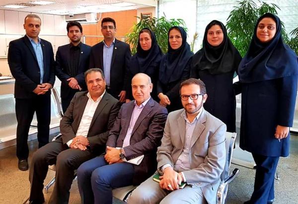 بازدید مدیرعامل بانک کشاورزی از شعبه ملاصدرا در تهران بزرگ