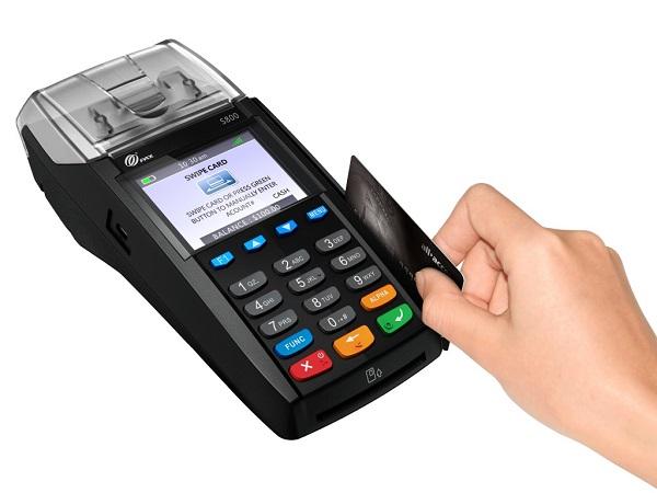 ۱۴ هزار پرشک برای نصب کارتخوان ثبت‌نام کردند