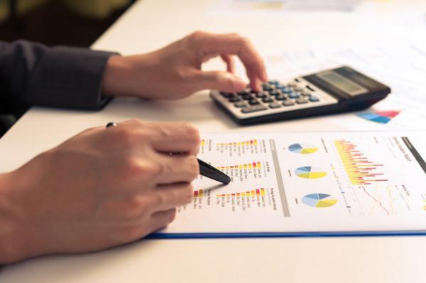 جلوگیری از فرار مالیاتی با تفکیک حساب‌های بانکی شخصی و تجاری