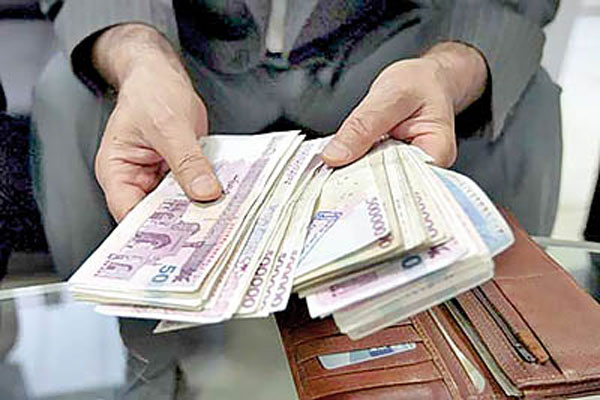 دولت دهم حقوقهای نجومی نداشت