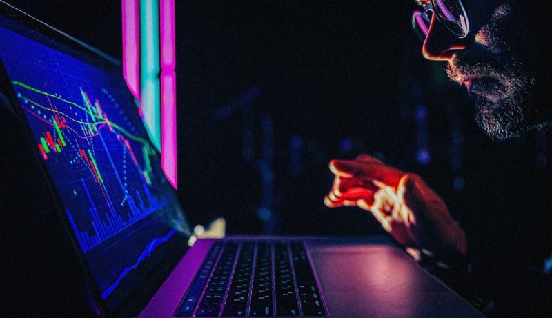 بررسی چالش های احتمالی یک تغییر بزرگ/ معاملات ۲۴ ساعته بازار بورس نزدیک چه پیامدهایی خواهد داشت؟