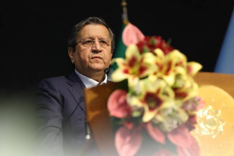 همتی:  سناریوی فروپاشی اقتصادی شکست خورد