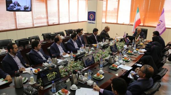 هوشمندی استراتژیک در تلفیق زبان علم و تجربه است