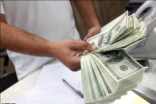 کاهش قیمت طلا تحت تاثیر افزایش دلار
